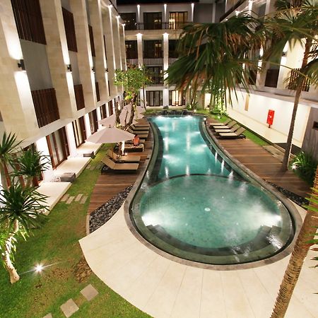 Grand La Walon Hotel Legian  Bagian luar foto